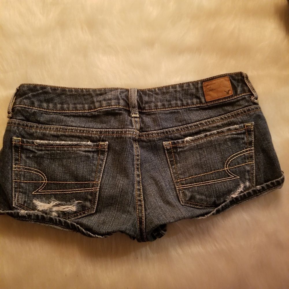 Sz 2 American Eagle Distressed Jean Shorts - Picture 2 of 3